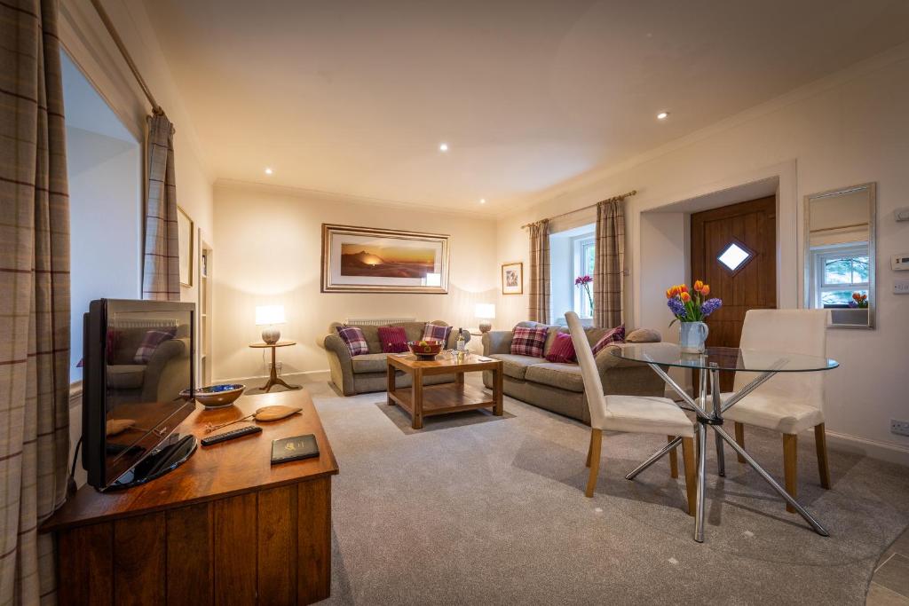 Lochsie Cottage room 3