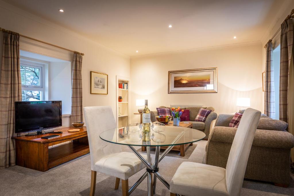 Lochsie Cottage room 4