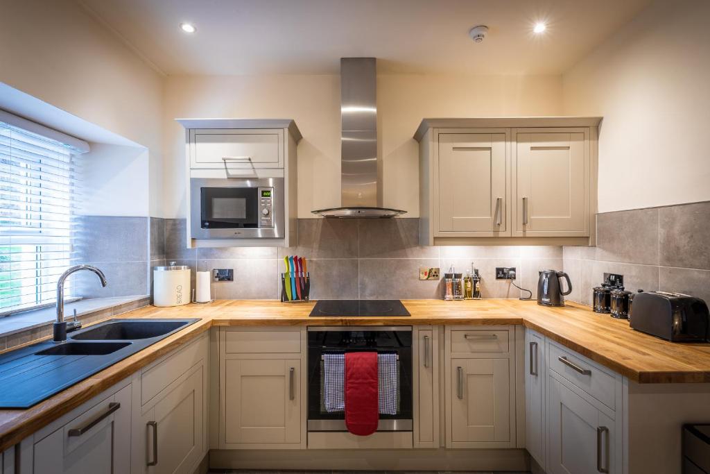 Lochsie Cottage room 6